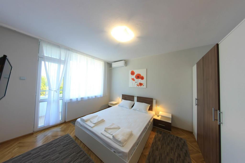 Lazur Apartment Romato Burgas Zewnętrze zdjęcie